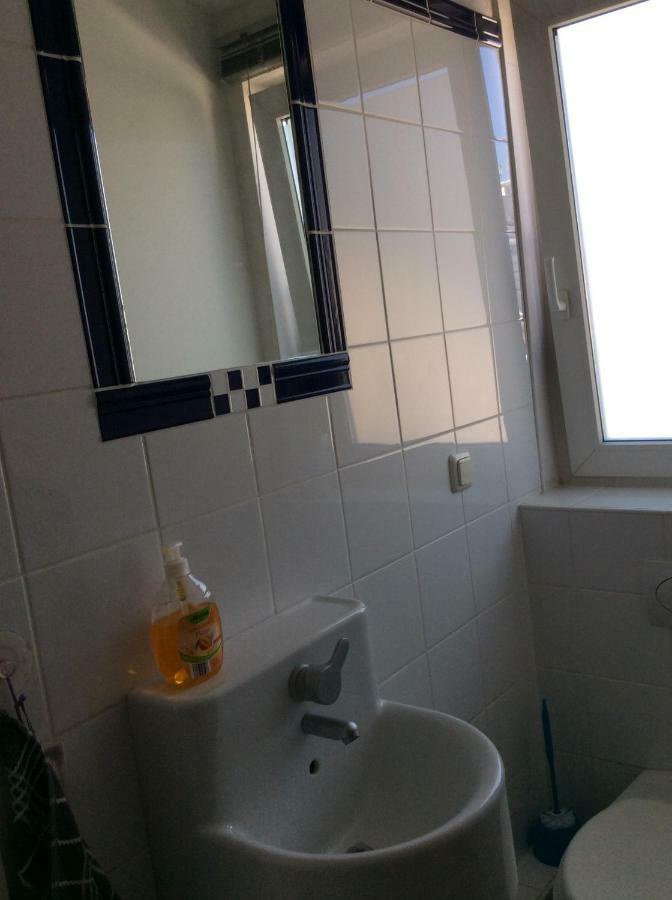 Dachstudio Mit Bad Und Terasse Köln Exteriör bild